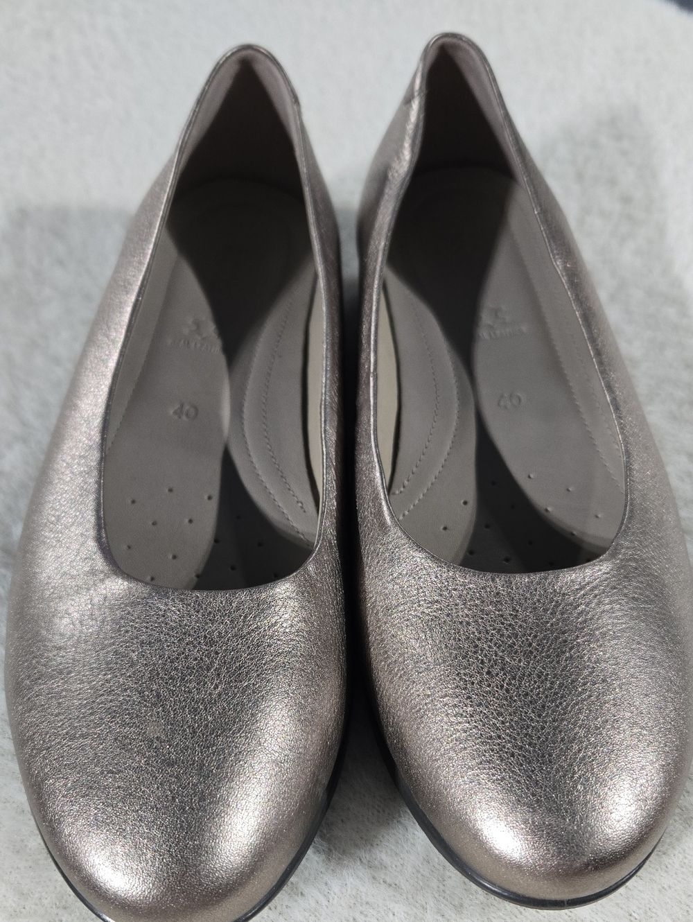 Ecco Metallic Silver Ballet Flats